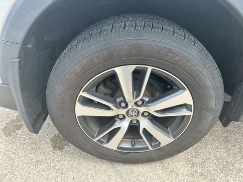 Used 2018 Toyota RAV4 XLE w/ Plus Extra Value Package AWD/4WD image 46