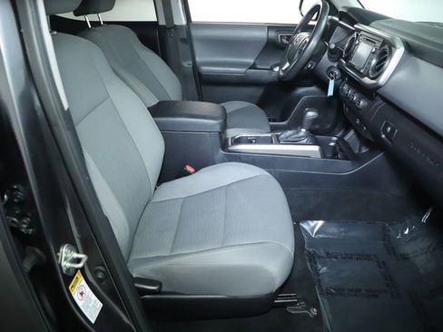 Used 2017 Toyota Tacoma SR5 w/ Tow Package image 33