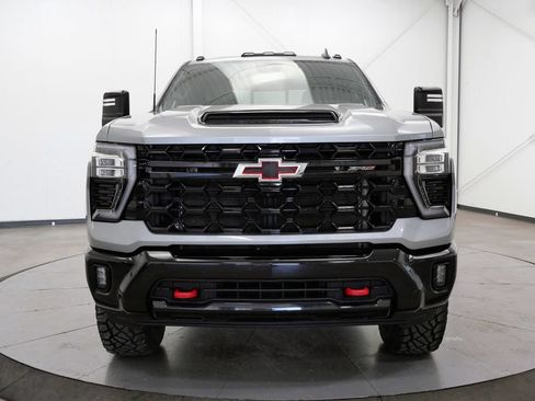 Used 2024 Chevrolet Silverado 2500 ZR2 w/ Technology Package AWD/4WD image 2