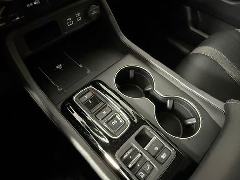 Used 2025 Honda Pilot EX-L image 24