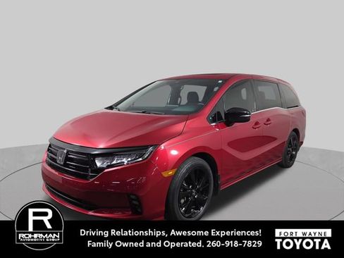 Used 2023 Honda Odyssey Sport image 1