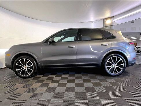 Certified 2024 Porsche Cayenne AWD/4WD image 2