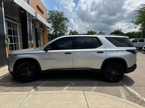 Used 2019 Chevrolet Traverse Premier w/ Redline Edition AWD/4WD image 2