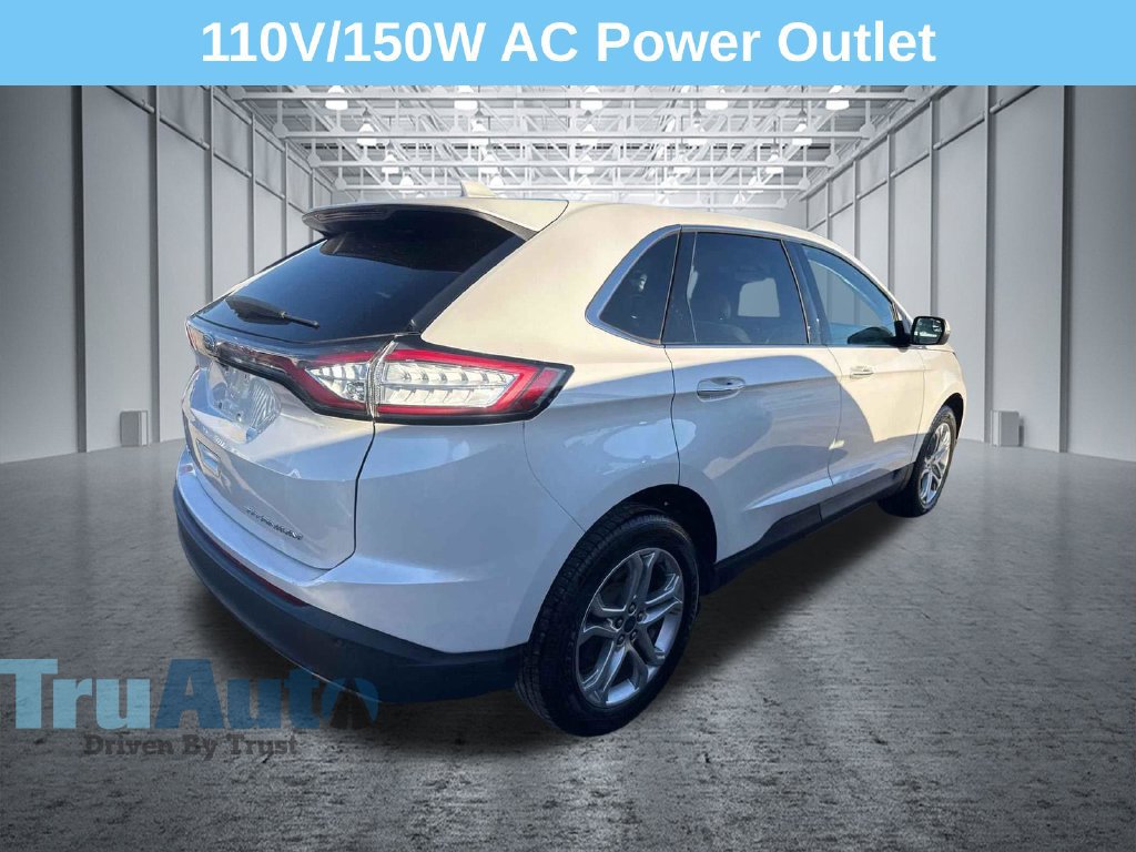 Used 2018 Ford Edge Titanium w/ Equipment Group 301A FWD image 2