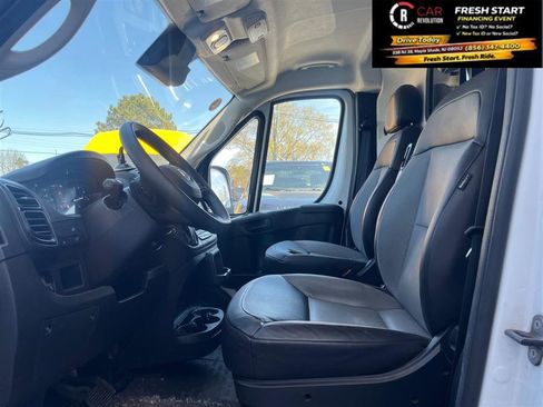 Used 2024 RAM ProMaster 2500 w/ Convenience Group image 11