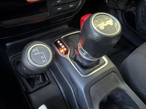 Used 2023 Jeep Wrangler Unlimited Sport AWD/4WD image 41