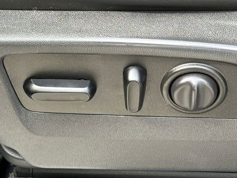 Used 2019 Chevrolet Silverado 1500 High Country w/ Technology Package AWD/4WD image 23