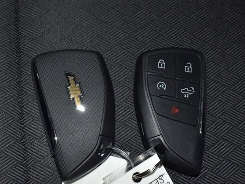 Used 2025 Chevrolet Silverado 2500 LT w/ Convenience Package image 15