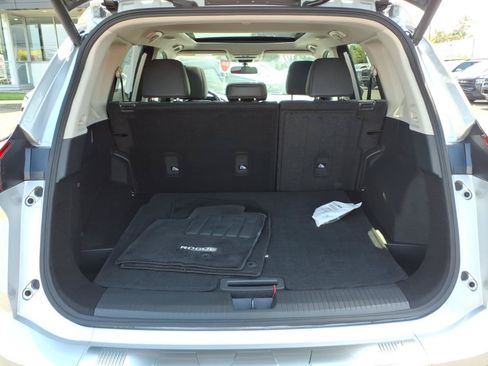 Used 2024 Nissan Rogue SV w/ SV Premium Package AWD/4WD image 26