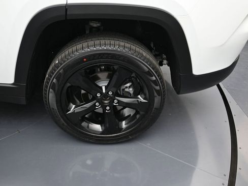 New 2025 Jeep Grand Cherokee Limited w/ Black Appearance Package image 10