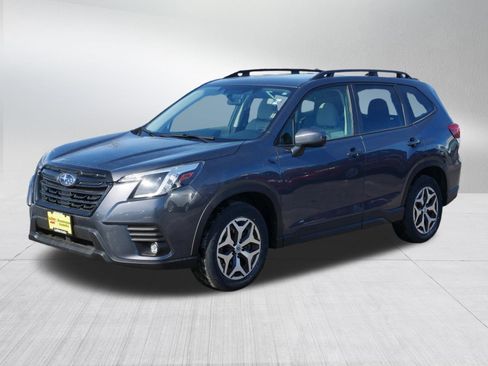 Used 2024 Subaru Forester Premium image 3