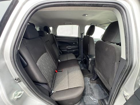 Used 2024 Mitsubishi Outlander Sport SE AWD/4WD image 12