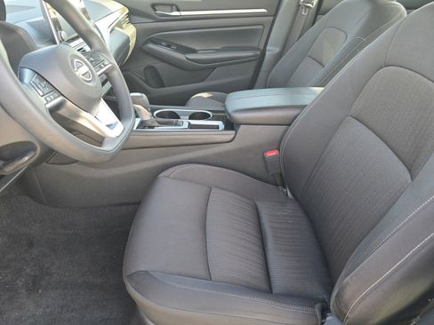 Used 2023 Nissan Altima 2.5 SV image 11