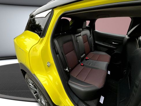 New 2026 Nissan Kicks SR w/ Cold Weather Package image 10