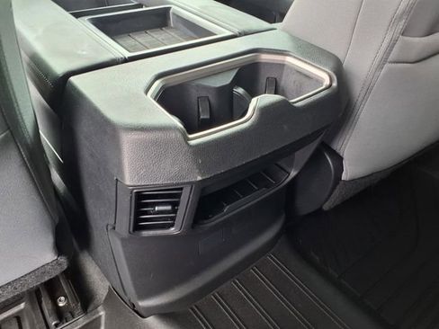 Used 2022 Toyota Tundra SR5 AWD/4WD image 9