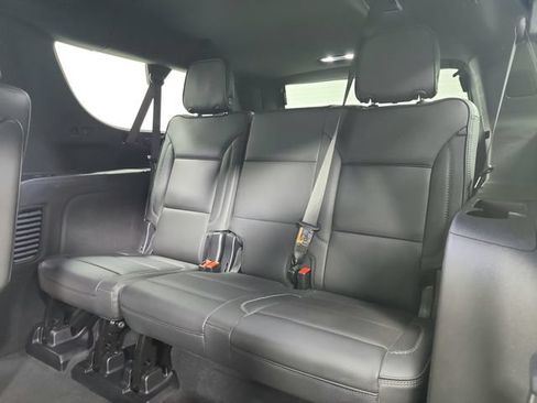 Used 2025 GMC Yukon XL Denali AWD/4WD image 42