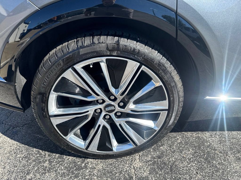 Used 2023 Cadillac Lyriq 2WD image 40