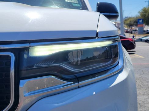 Used 2024 Jeep Wagoneer L Series II w/ Flexible Seating Group image 11