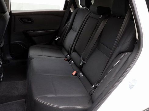 Used 2023 Nissan Rogue S image 11