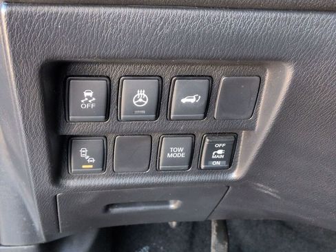 Used 2020 Nissan Pathfinder Platinum image 25