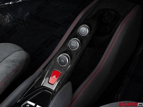 Used 2022 Ferrari F8 Tributo image 33