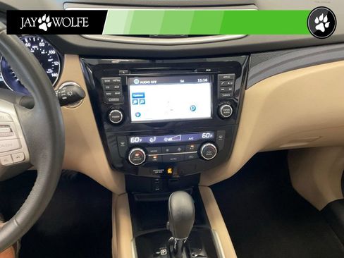 Used 2016 Nissan Rogue SL w/ SL Premium Package AWD/4WD image 14