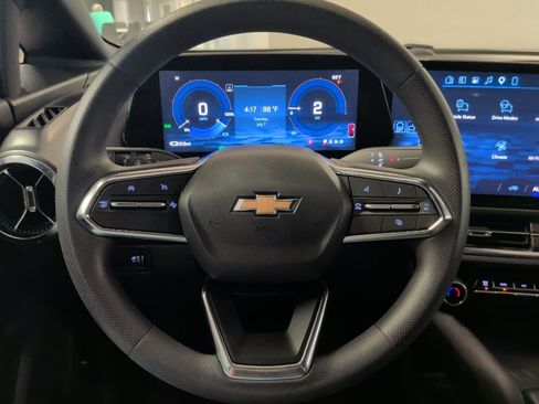 Used 2026 Chevrolet Equinox EV LT FWD image 12