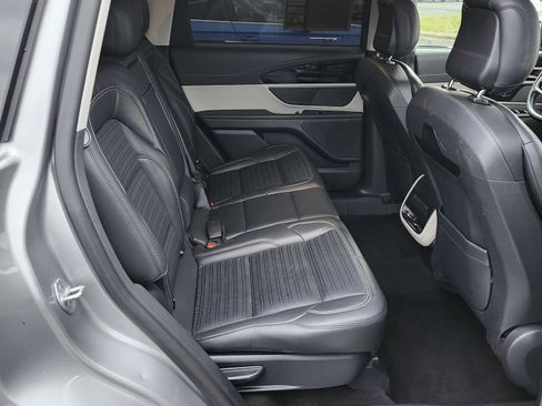 Used 2024 Lincoln Nautilus Reserve image 19