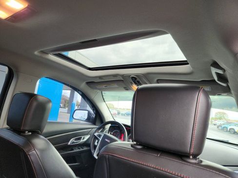 Used 2017 GMC Terrain SLT w/ Open Road Package image 2