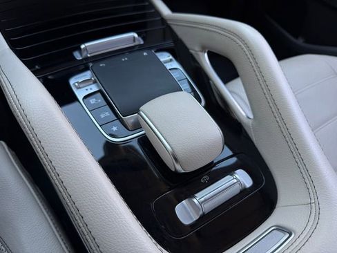 Used 2020 Mercedes-Benz GLS 450 4MATIC image 32