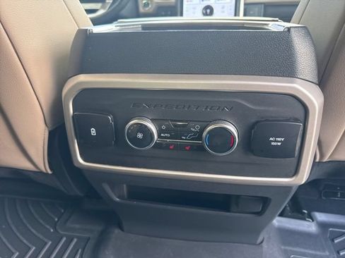 Used 2024 Ford Expedition Limited AWD/4WD image 20