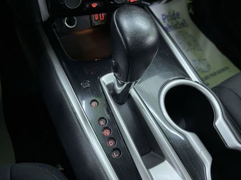 Used 2020 Nissan Pathfinder SV image 23