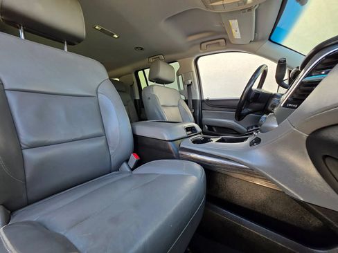 Used 2020 Chevrolet Suburban LT w/ Texas Edition Package RWD image 18