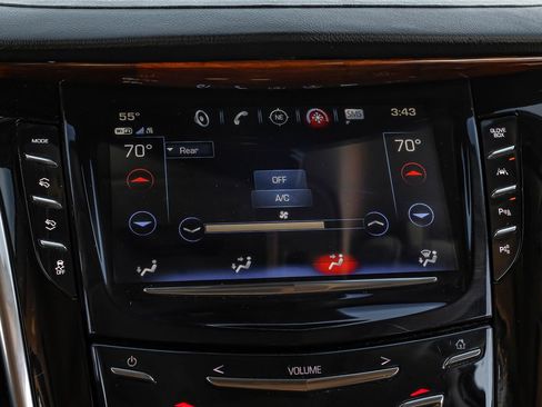 Used 2017 Cadillac Escalade Luxury image 30