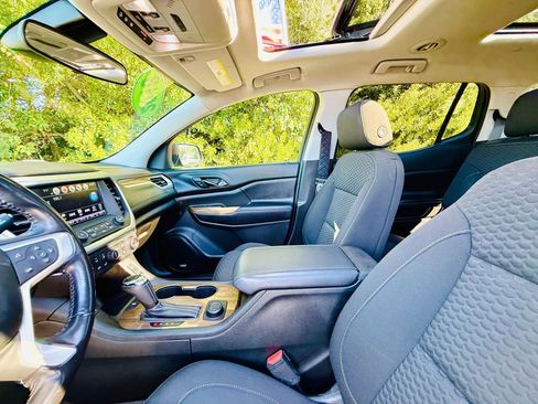Used 2018 GMC Acadia SLE image 49
