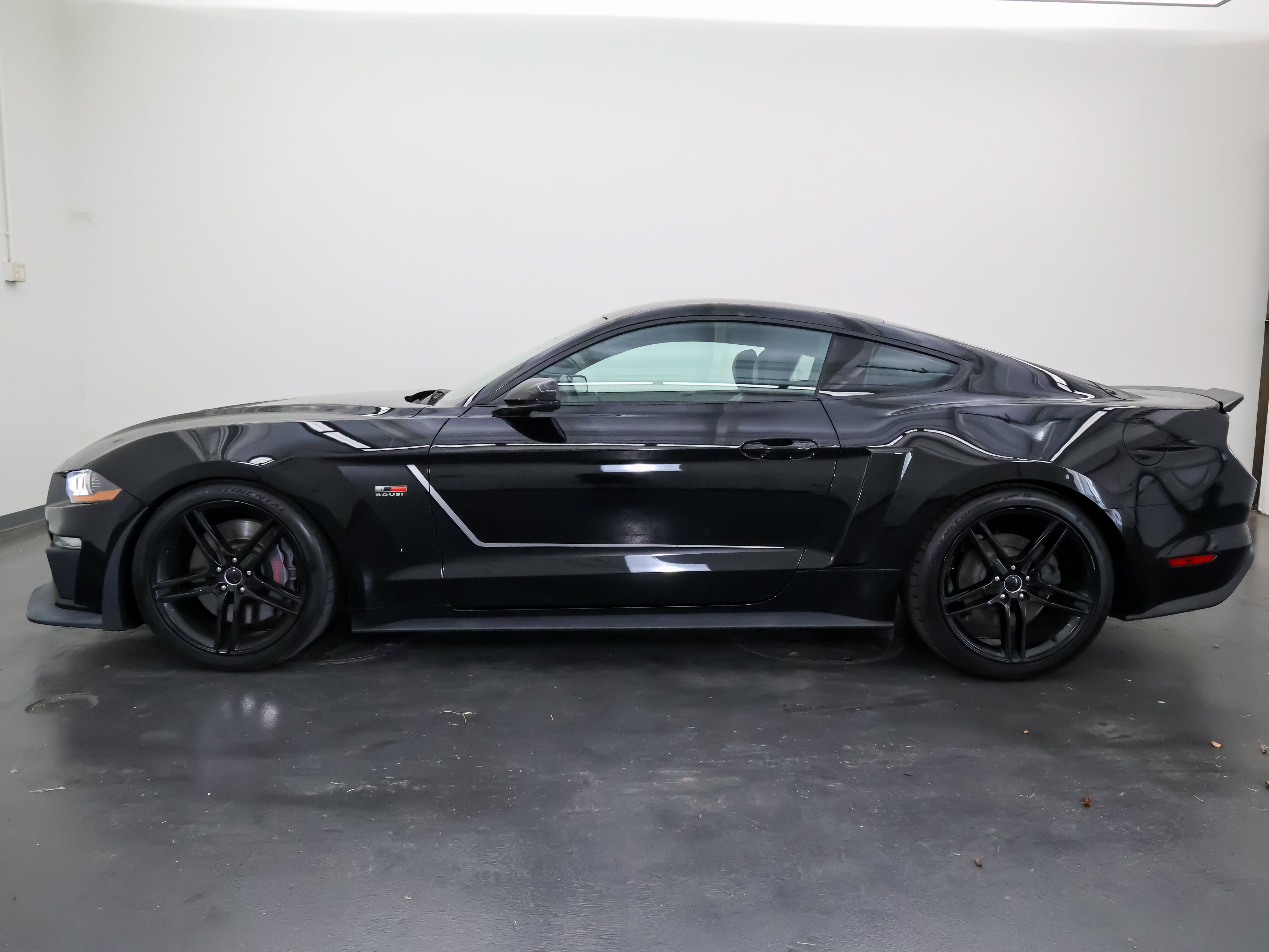 Used 2018 Ford Mustang GT Premium w/ GT Performance Package RWD image 6