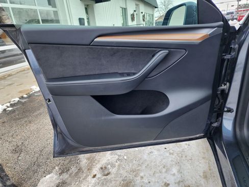 Used 2023 Tesla Model Y Long Range image 10