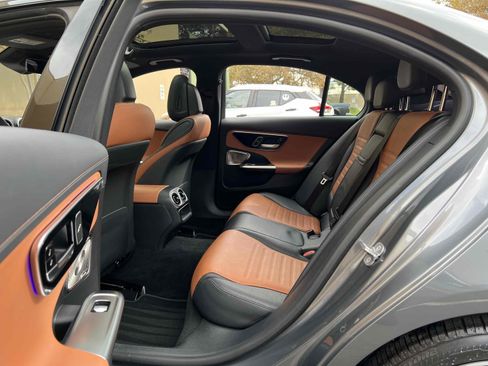 Used 2024 Mercedes-Benz C 300 Sedan image 38