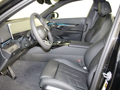 New 2026 BMW 540i xDrive w/ M Sport Package image 24