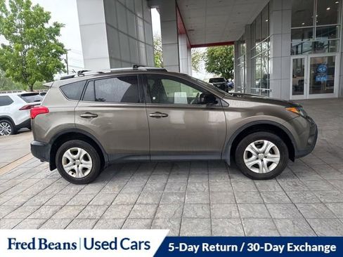 Used 2014 Toyota RAV4 LE AWD/4WD image 4