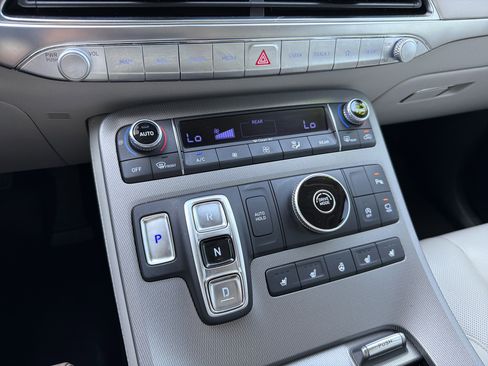 Used 2021 Hyundai Palisade Limited FWD image 9