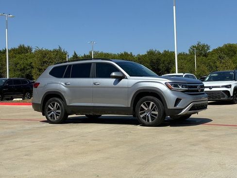 Used 2022 Volkswagen Atlas SE FWD image 6