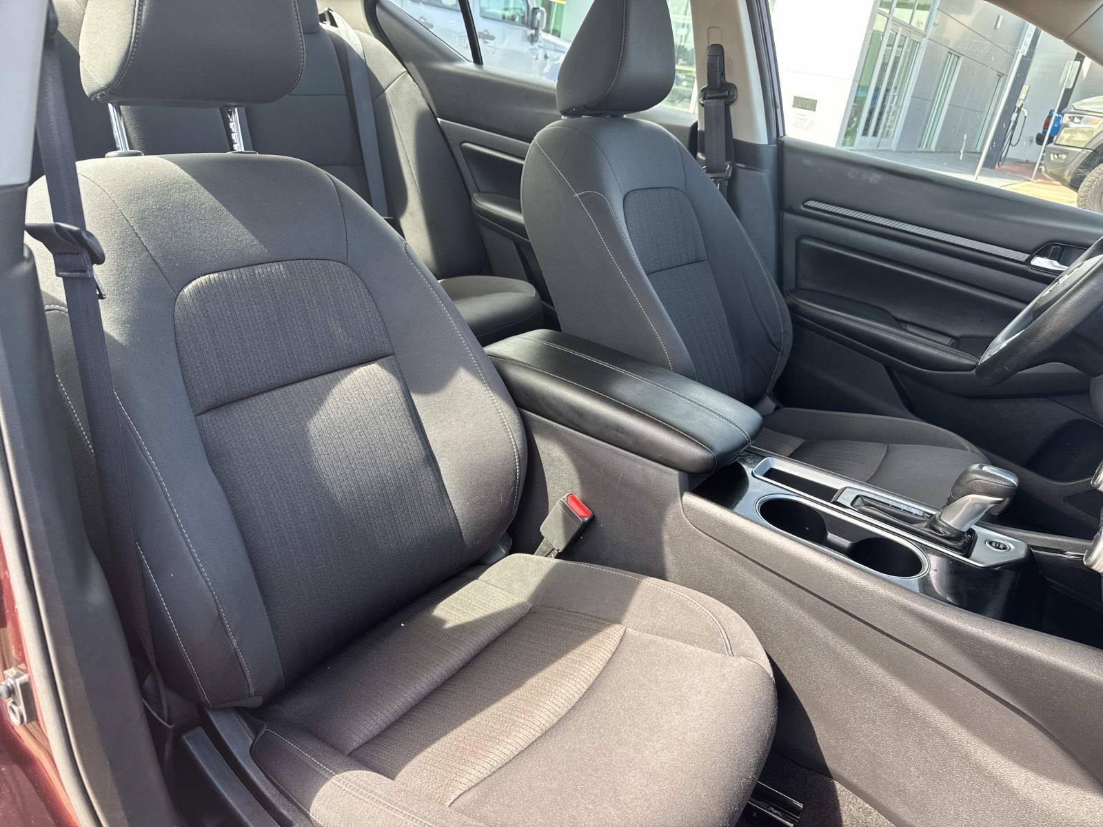 Used 2024 Nissan Altima 2.5 SV FWD image 11