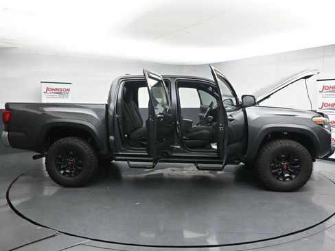 Used 2019 Toyota Tacoma TRD Off-Road AWD/4WD image 43