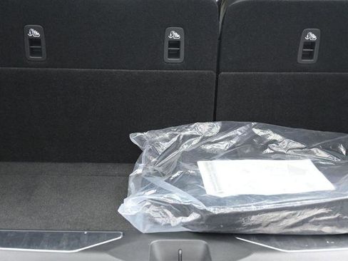 Certified 2025 INFINITI QX80 Sensory image 16