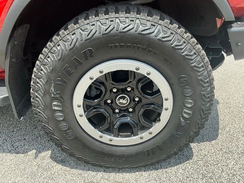 Used 2023 Ford Bronco Badlands AWD/4WD image 9