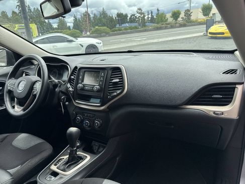 Used 2014 Jeep Cherokee Sport AWD/4WD image 19