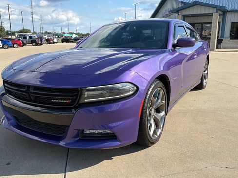 Used 2016 Dodge Charger R/T w/ Plus Group RWD image 2