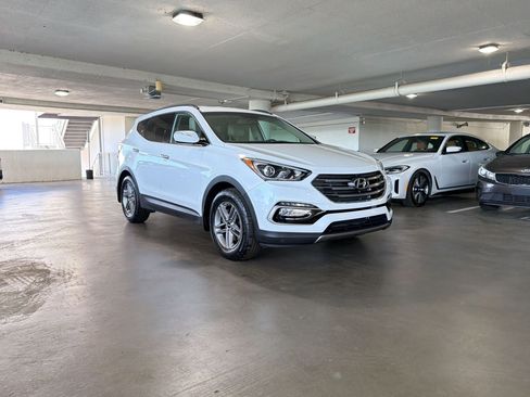Used 2017 Hyundai Santa Fe Sport FWD image 5