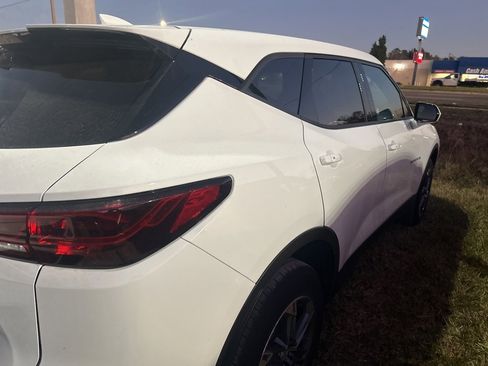 Used 2025 Chevrolet Blazer LT image 4